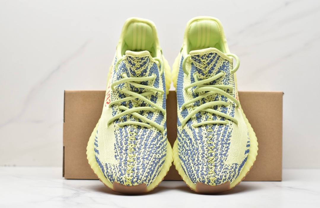 Yeezy 350 V2 Semi Frozen Yellow обувки