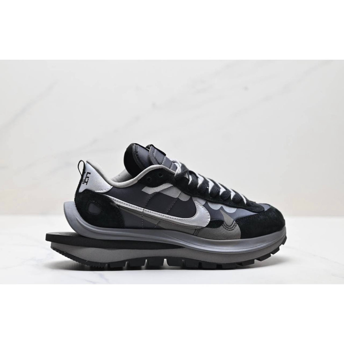 Обувки Sacai Vaporwaffle Black/Grey