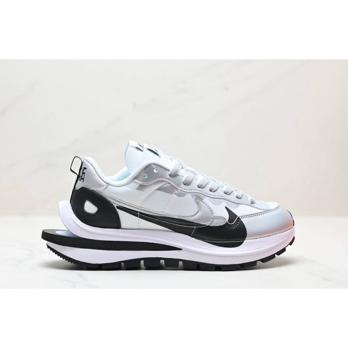 Обувки Sacai VaporWaffle Silver