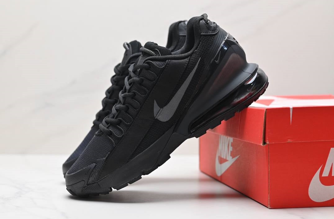 Air Max Pulse Roam Triple Black обувки