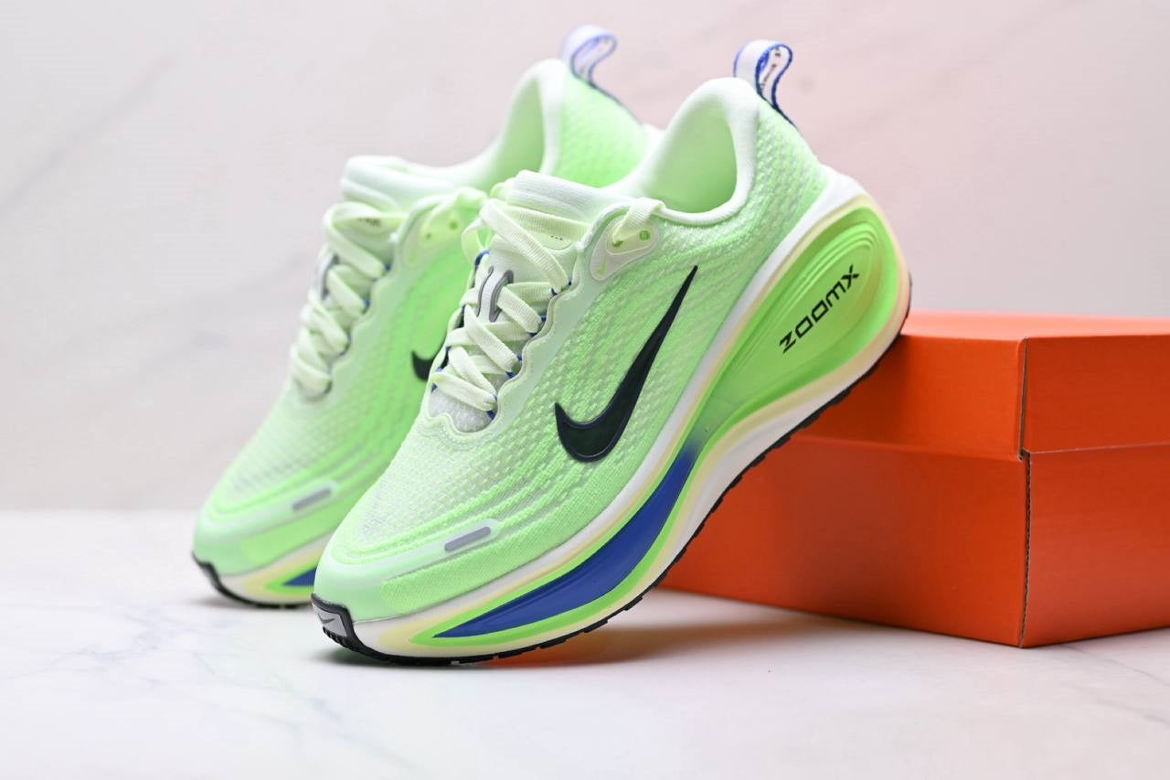 Shoes Vomero Plus Lime