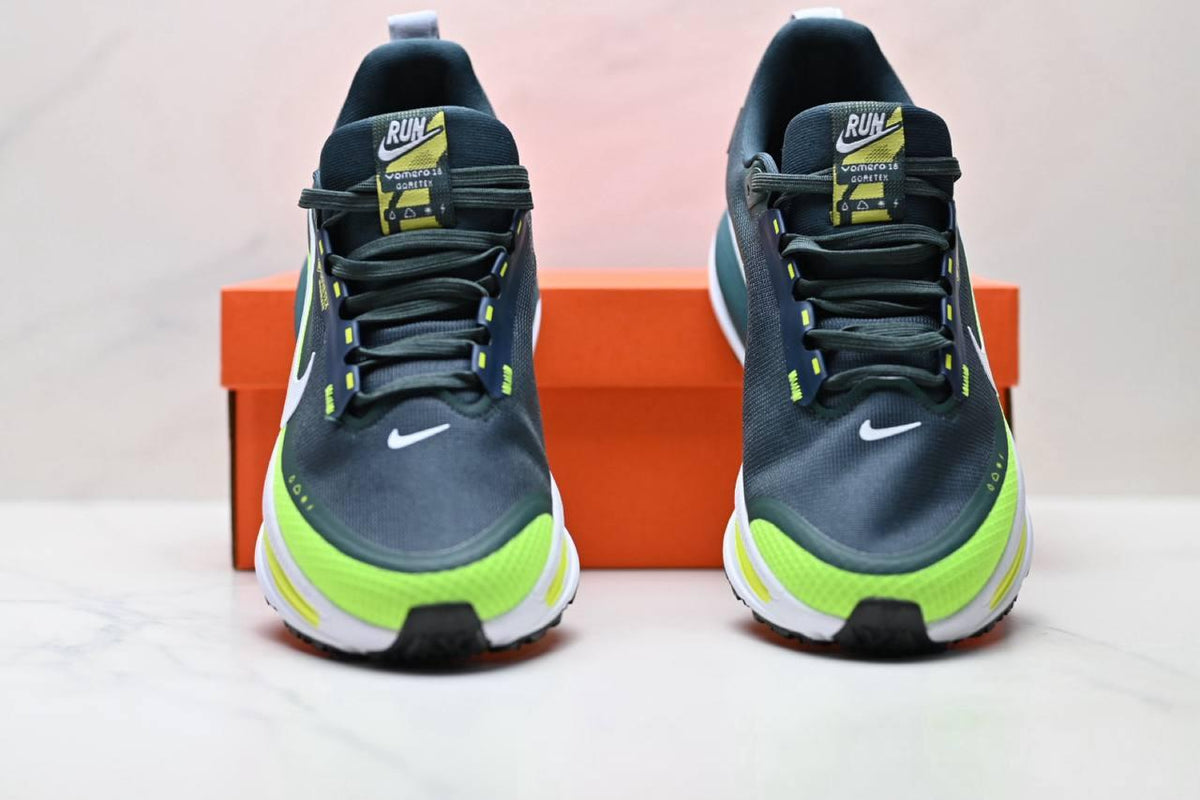 Обувки Vomero 18 GORE-TEX Lime