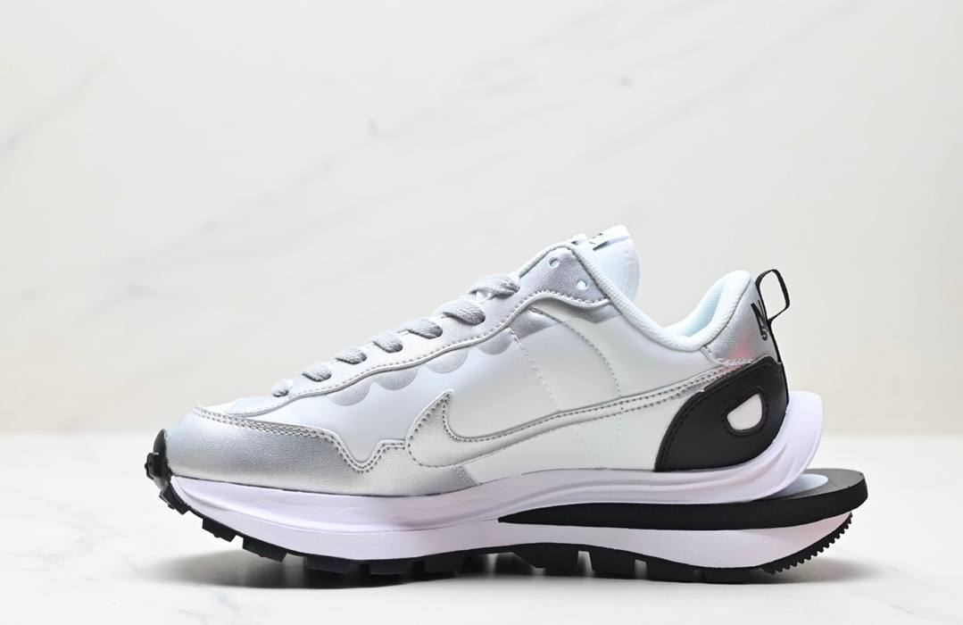 Обувки Sacai VaporWaffle Silver
