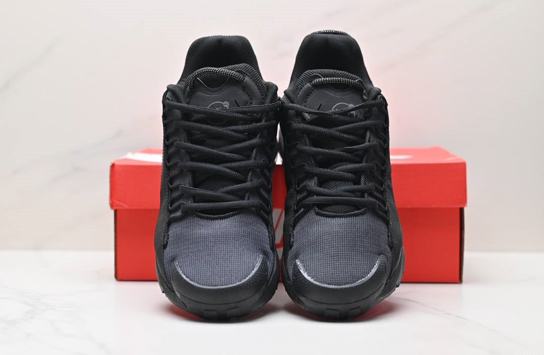 Air Max Pulse Roam Triple Black обувки