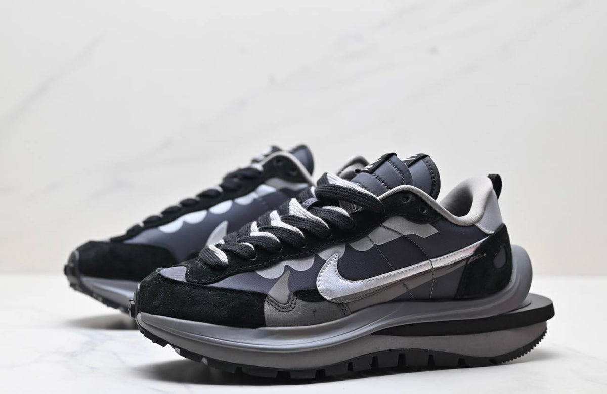 Обувки Sacai Vaporwaffle Black/Grey