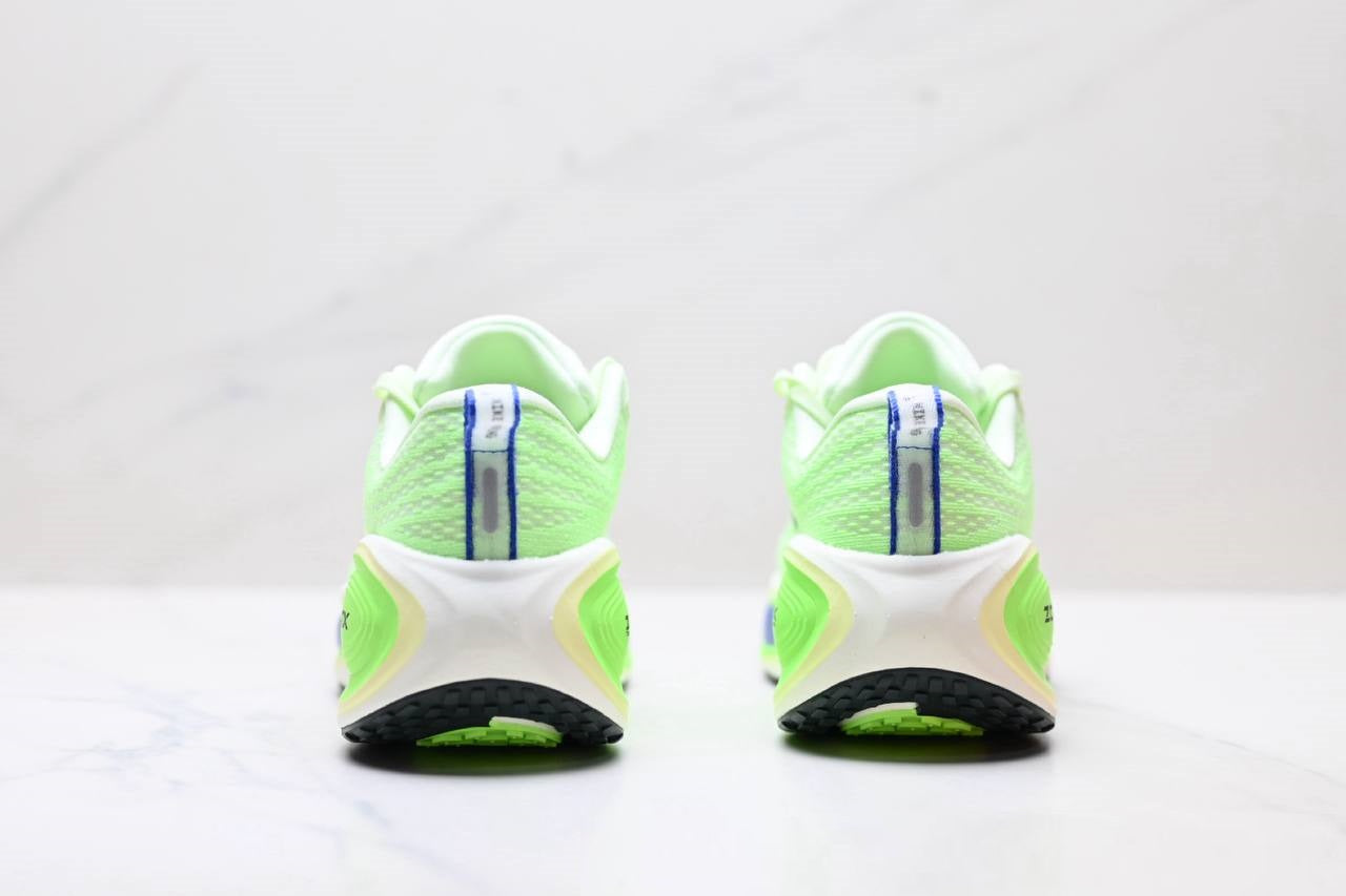 Shoes Vomero Plus Lime