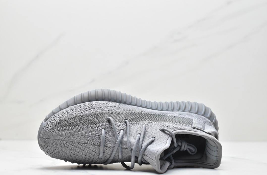 Yeezy 350 V2 Сиви обувки