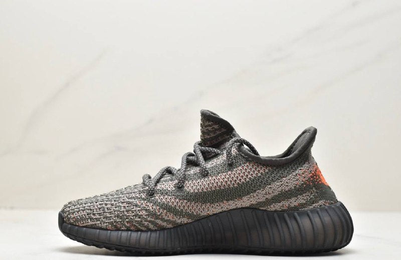 Yeezy 350 V2 Carbon Beluga обувки