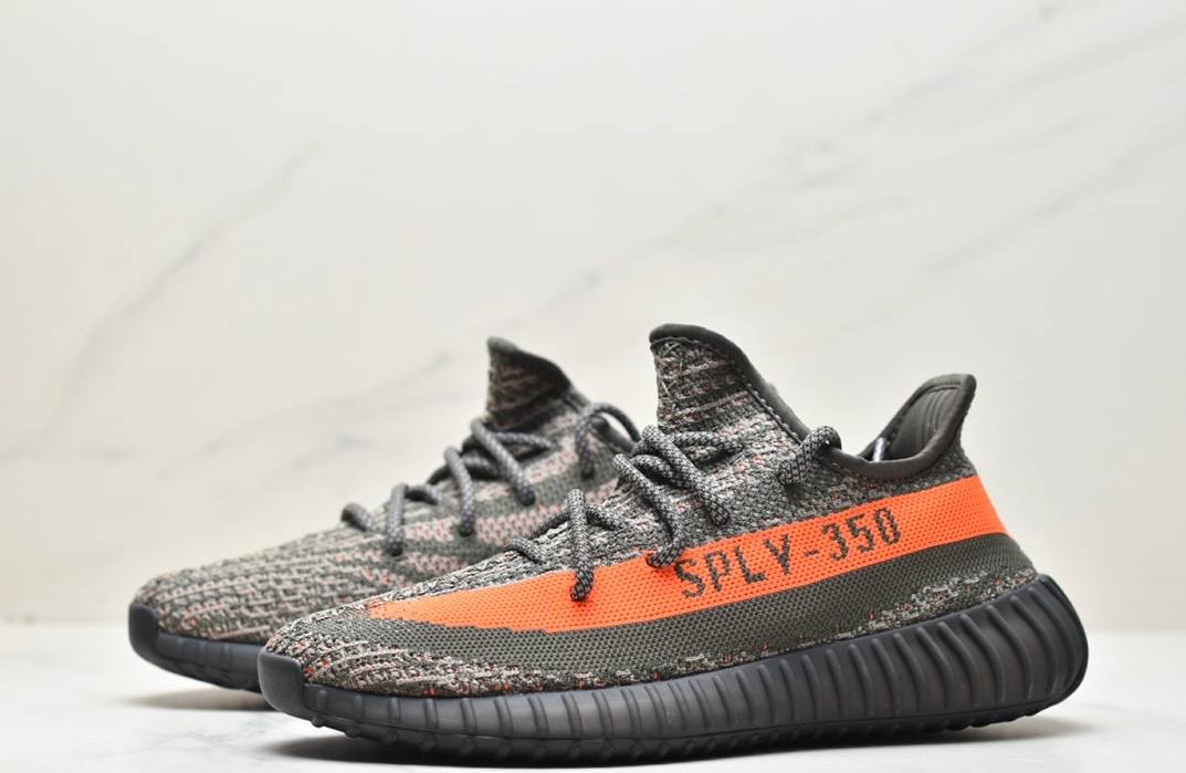 Yeezy 350 V2 Carbon Beluga обувки