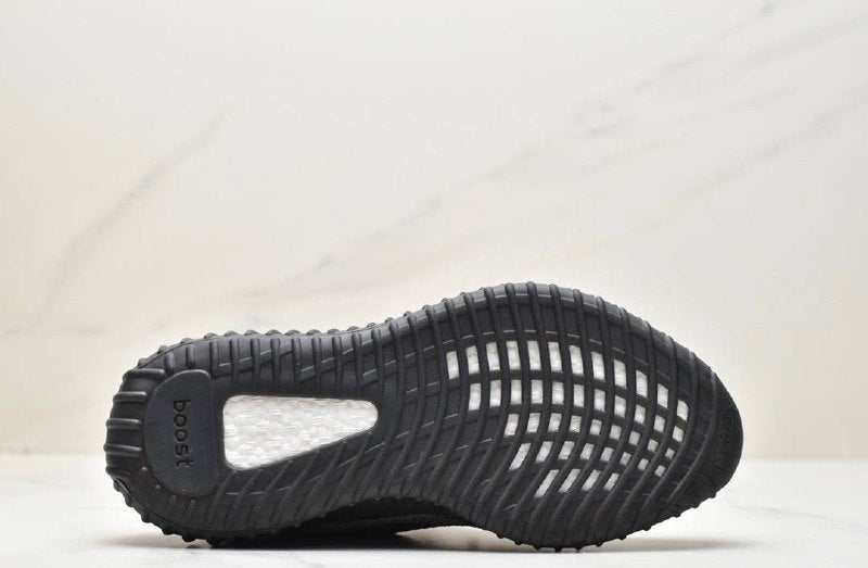 Yeezy 350 V2 Carbon Beluga обувки