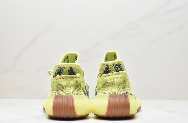 Yeezy 350 V2 Semi Frozen Yellow обувки