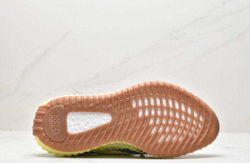 Yeezy 350 V2 Semi Frozen Yellow обувки