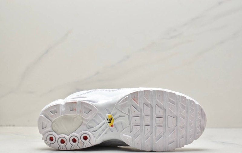 Air Max Plus изцяло бели обувки