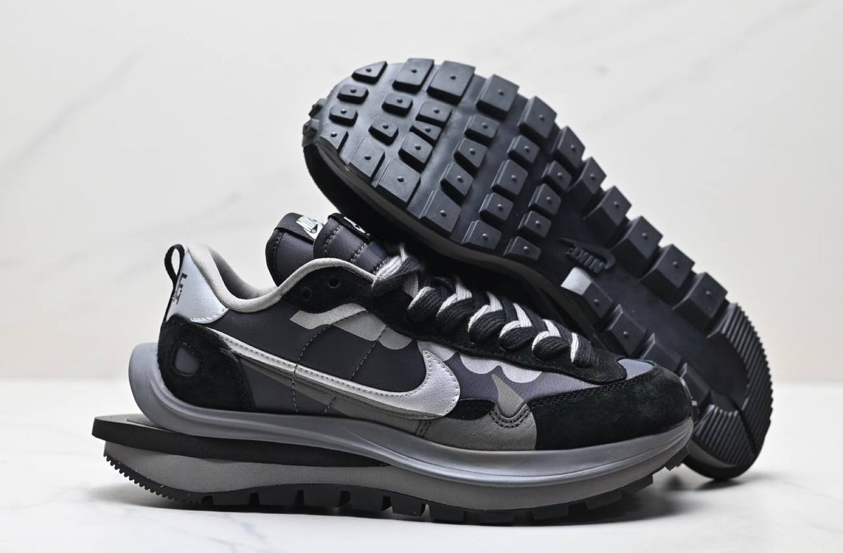 Обувки Sacai Vaporwaffle Black/Grey