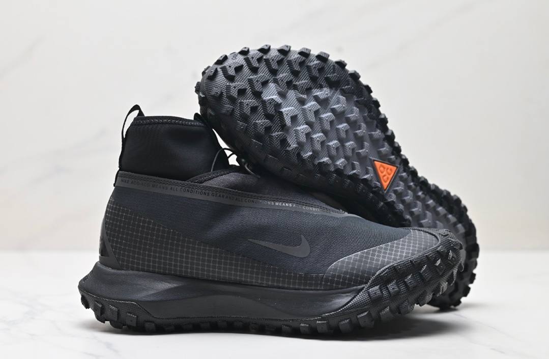 ACG Mountain Black обувки