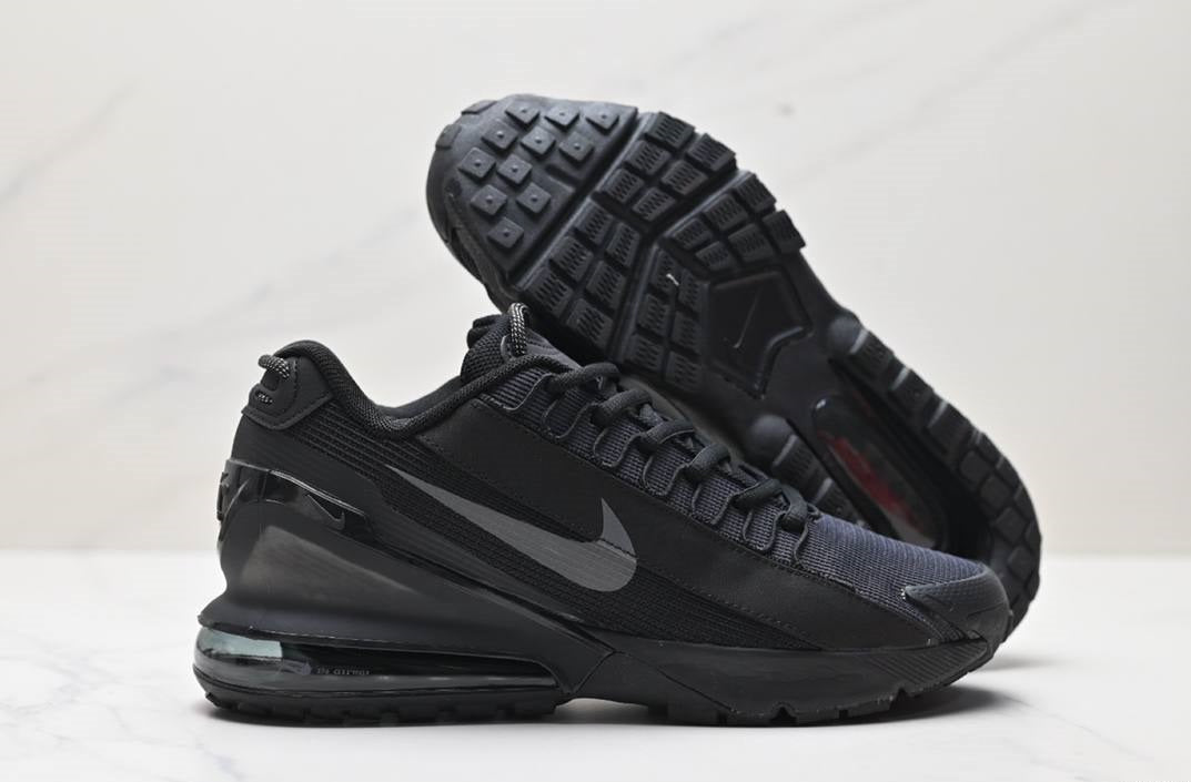 Air Max Pulse Roam Triple Black обувки