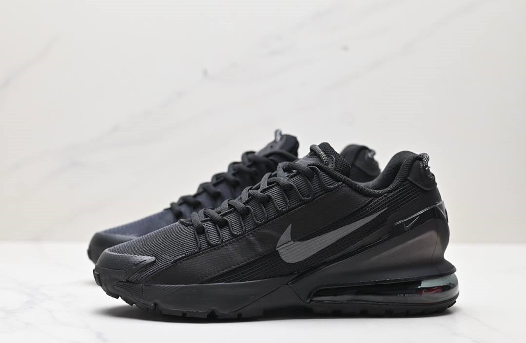 Air Max Pulse Roam Triple Black обувки