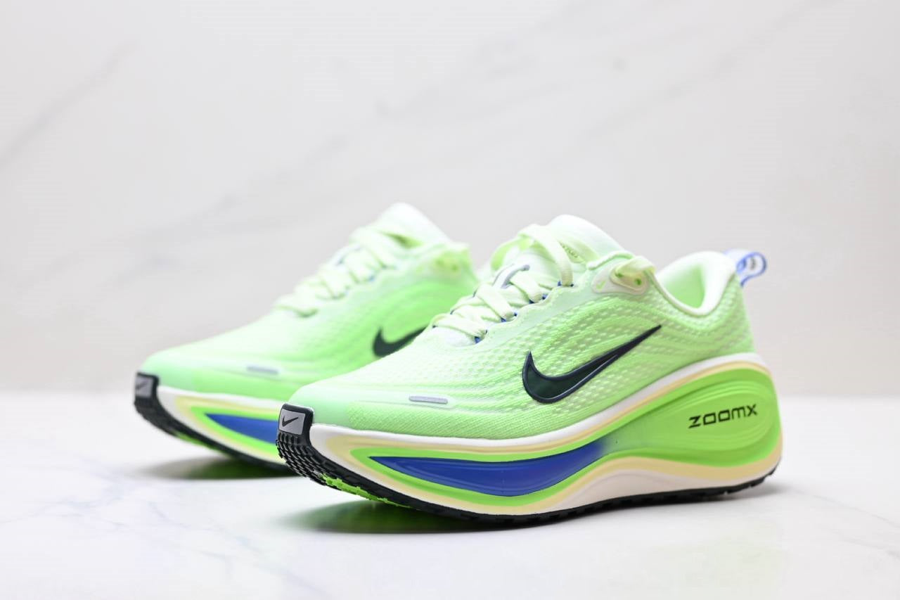 Shoes Vomero Plus Lime