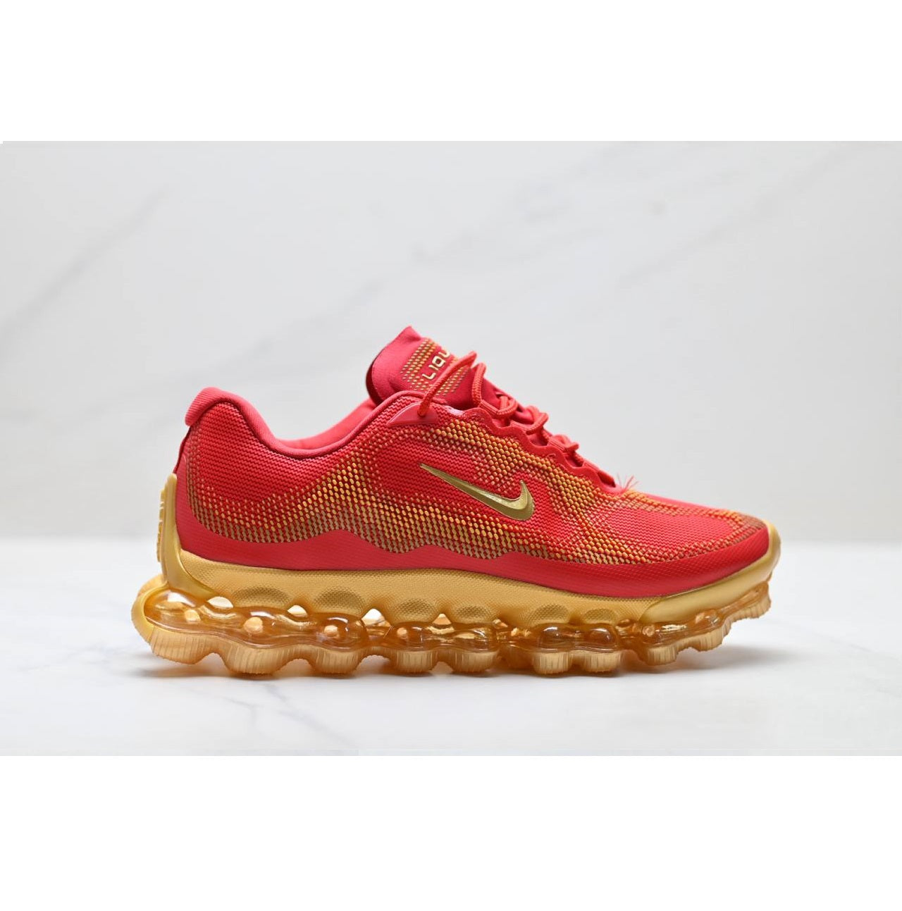 Обувки Air Liquid Max Red Gold